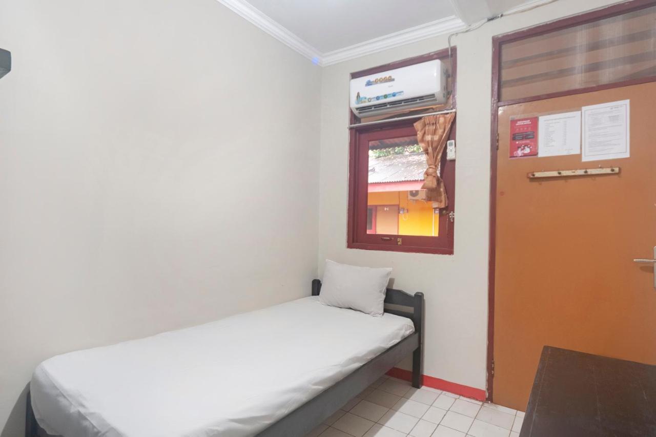 Oyo Life 3034 Taman Melati Hotel Depok Exterior photo