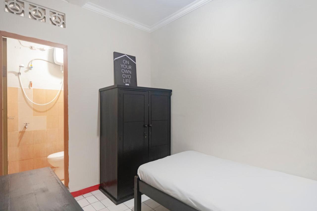 Oyo Life 3034 Taman Melati Hotel Depok Exterior photo