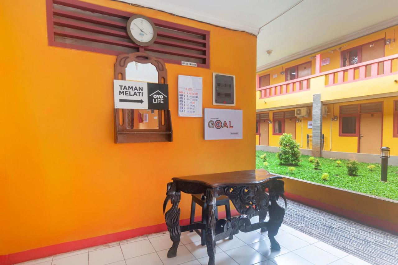 Oyo Life 3034 Taman Melati Hotel Depok Exterior photo